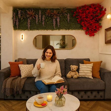 Royalty Apt With City Views On Calea Victoriei Букурещ Екстериор снимка