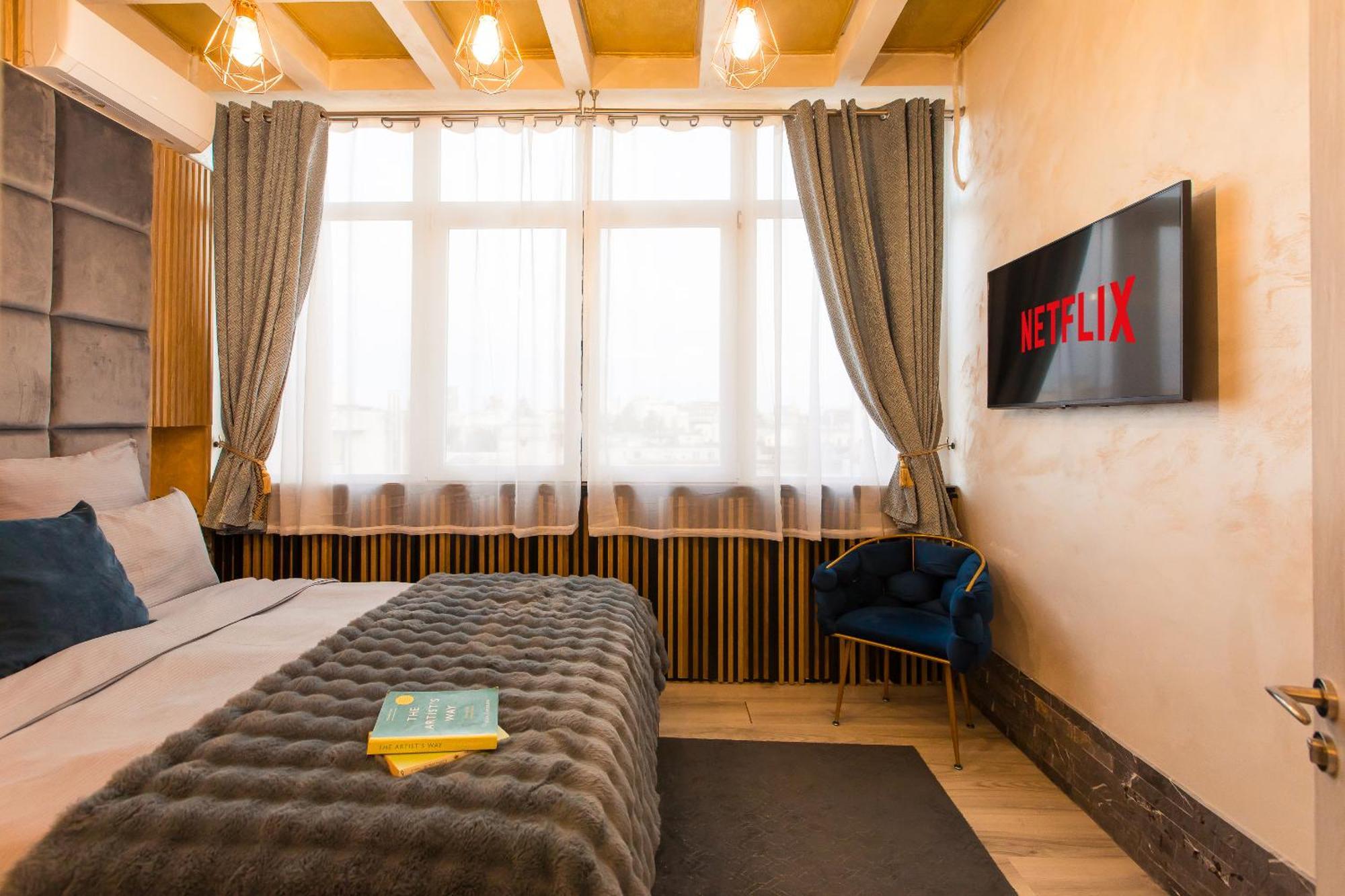 Royalty Apt With City Views On Calea Victoriei Букурещ Екстериор снимка