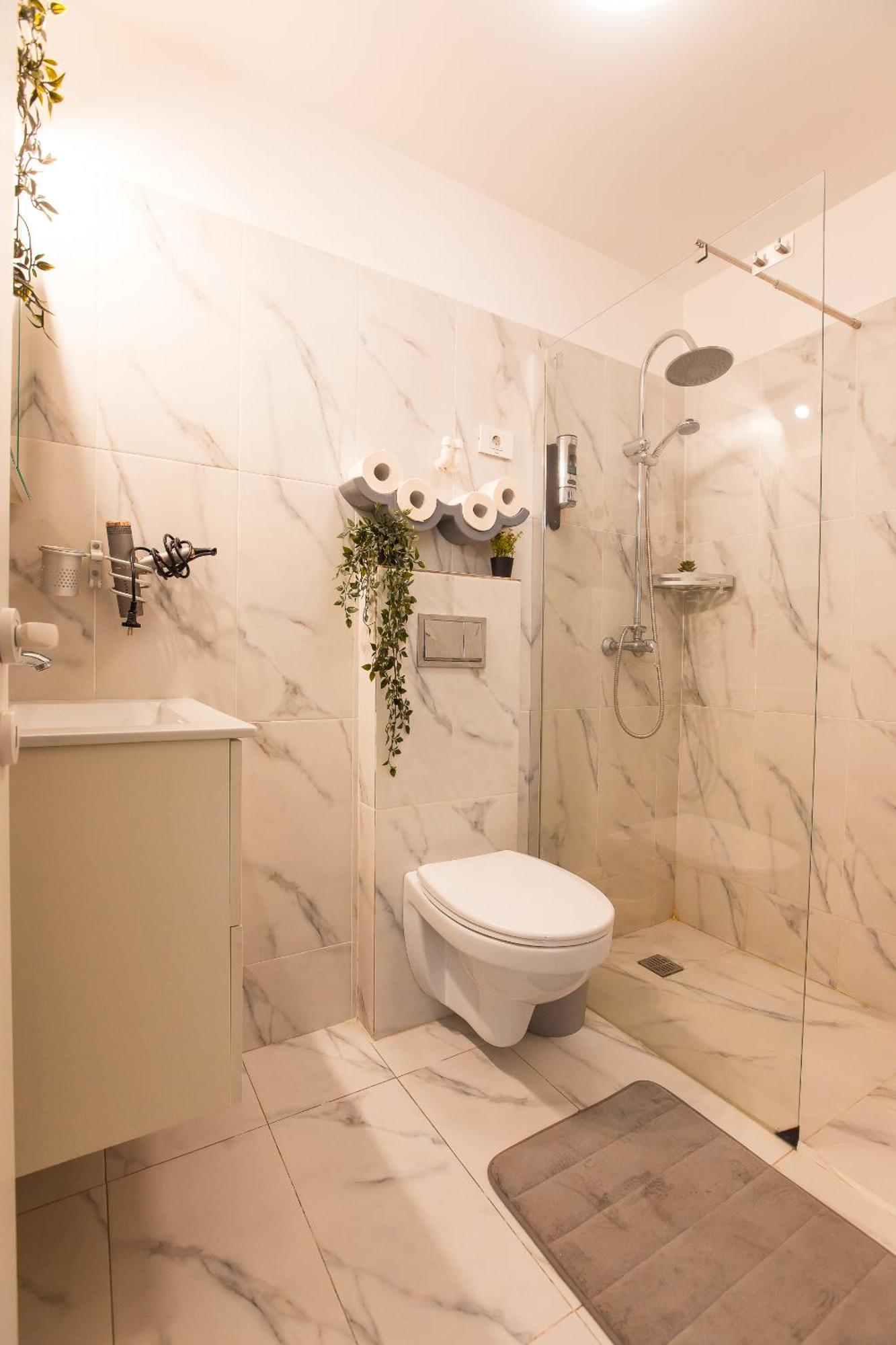Royalty Apt With City Views On Calea Victoriei Букурещ Екстериор снимка
