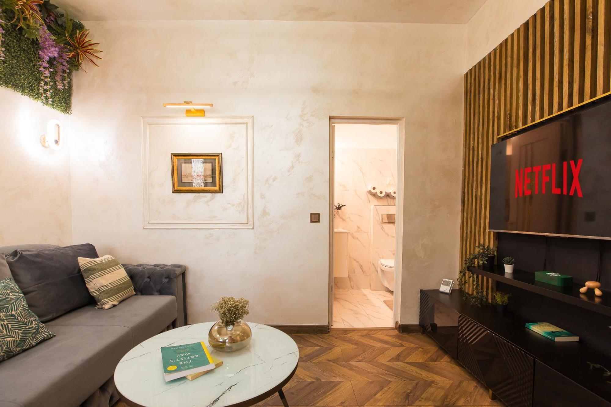 Royalty Apt With City Views On Calea Victoriei Букурещ Екстериор снимка