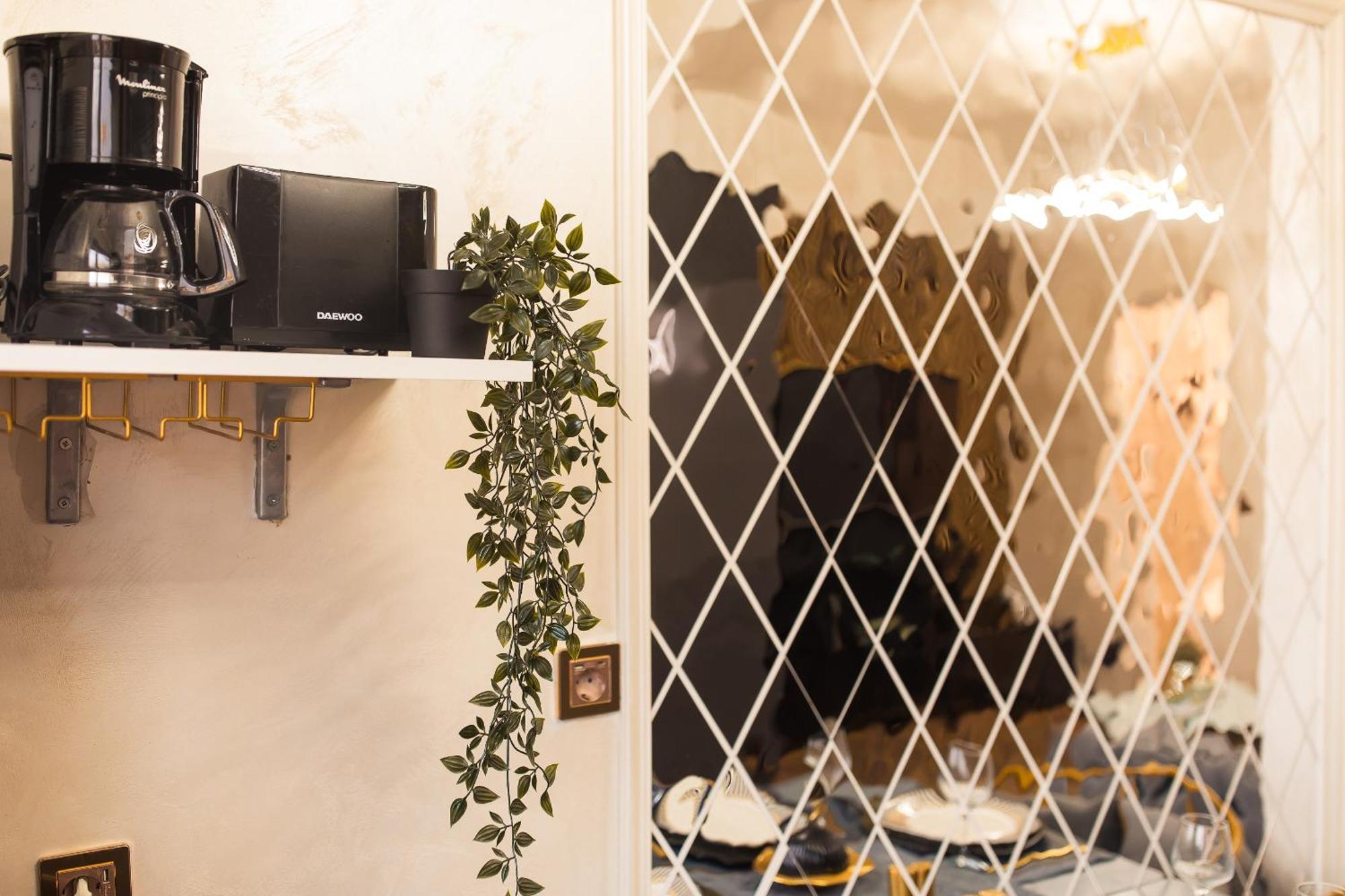 Royalty Apt With City Views On Calea Victoriei Букурещ Екстериор снимка