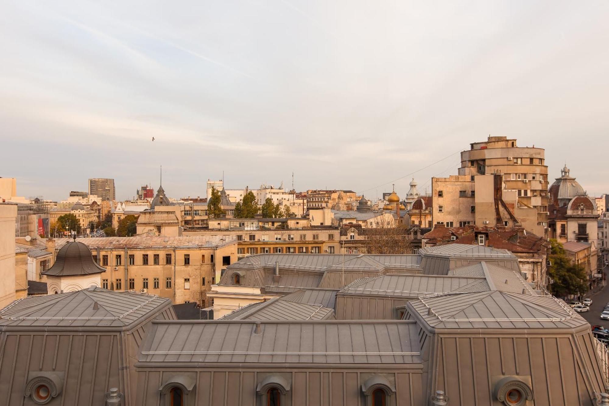 Royalty Apt With City Views On Calea Victoriei Букурещ Екстериор снимка